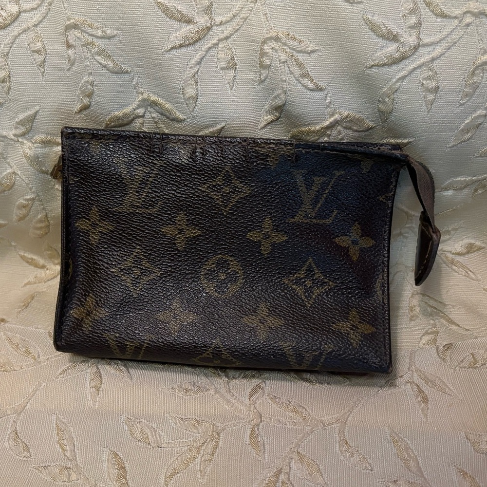 Louis Vuitton Poche Toiletry No.15